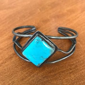 Turquoise stone bangle